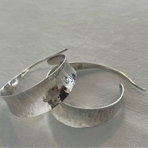 James Avery Valle Hoop Earrings
